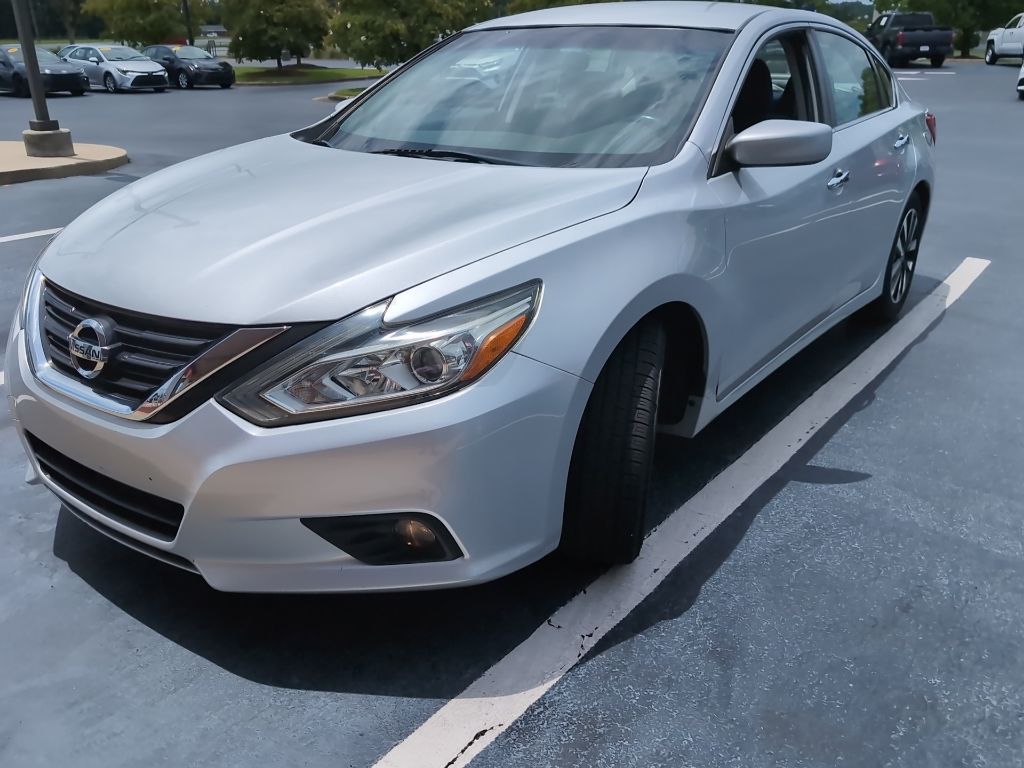 Brilliant Silver Metallic 2018 Nissan Altima Sedan Front-Wheel Drive Continuously Variable Transmission