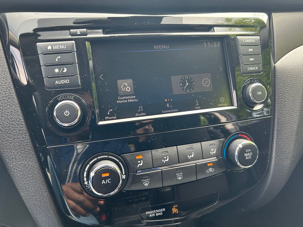 2022 Nissan Rogue Sport S 27