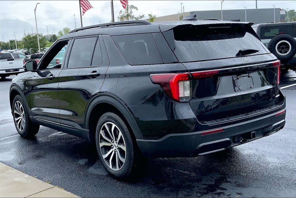 Used 2025 Ford Explorer ST-LINE with VIN 1FMUK8KH0SGB41492 for sale in Kansas City