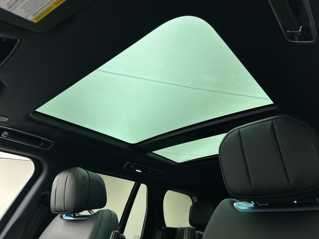 Thumbnail: 2026 Land Rover Range Rover - 23