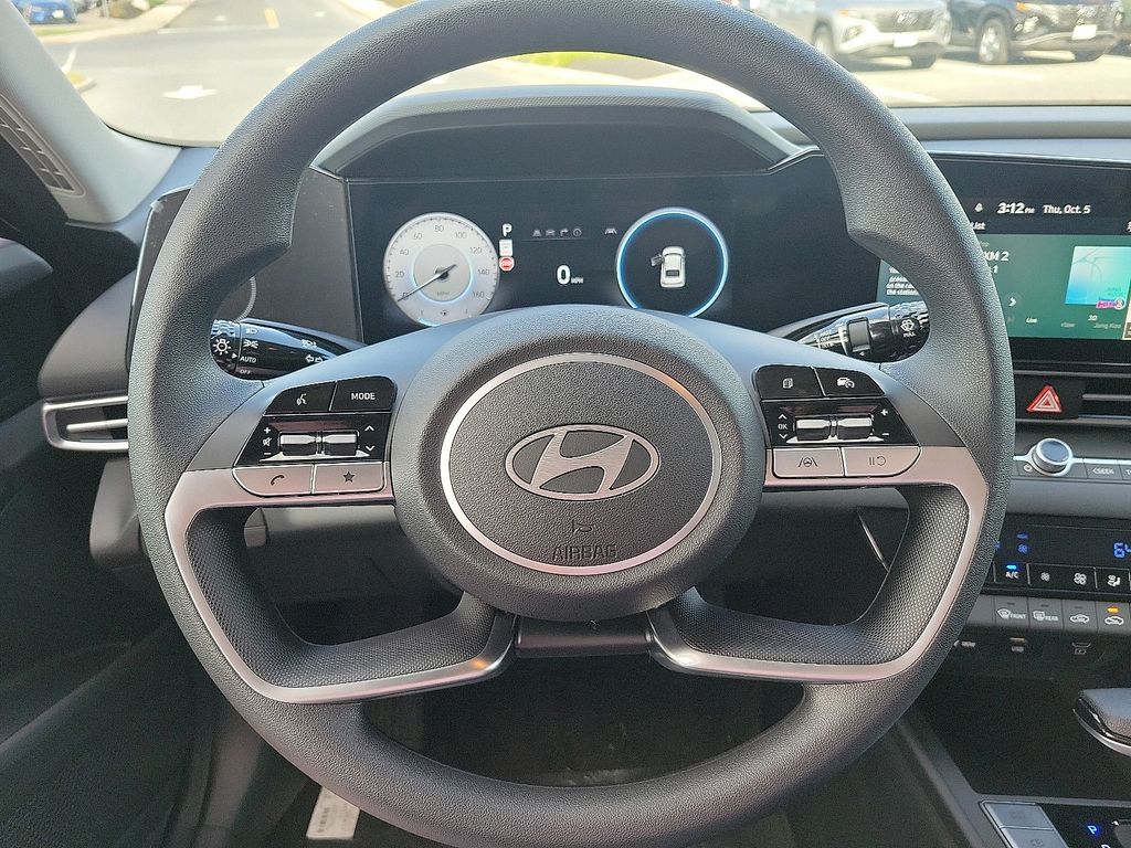 2025 Hyundai Elantra Sport 14