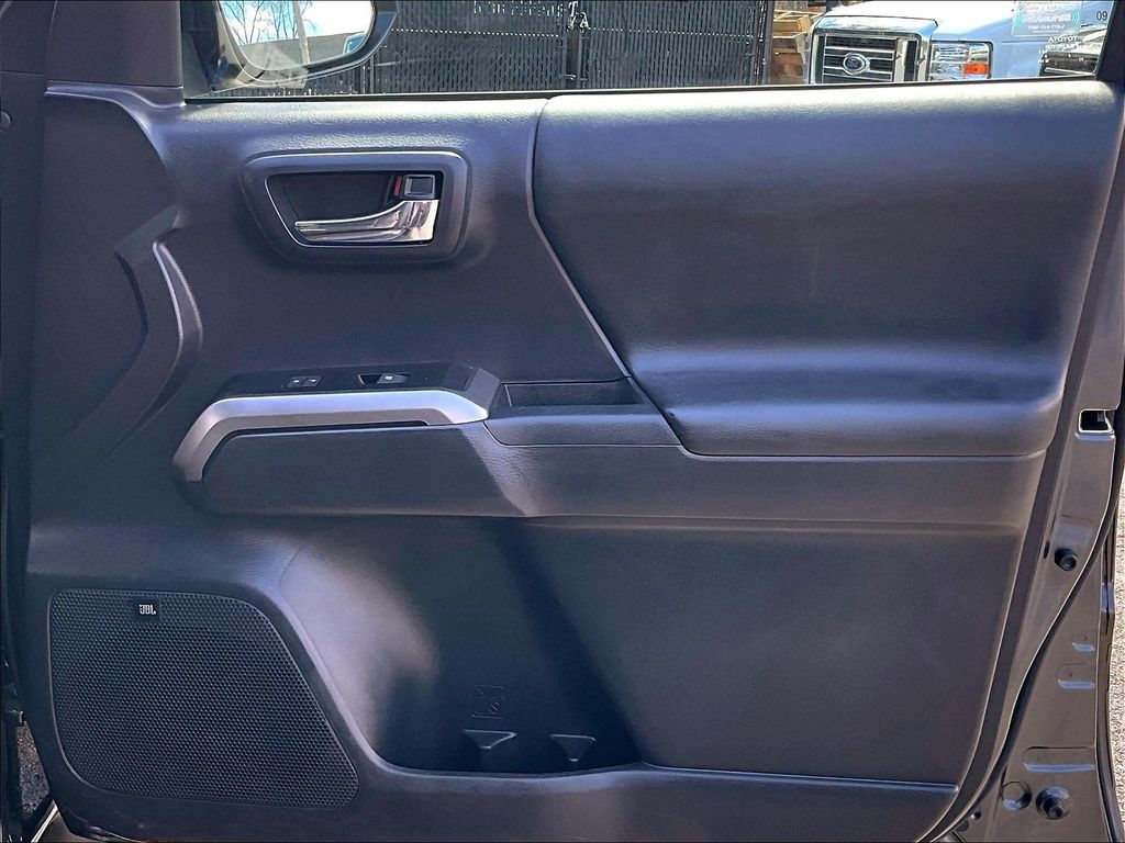 2022 Toyota Tacoma — photo 20