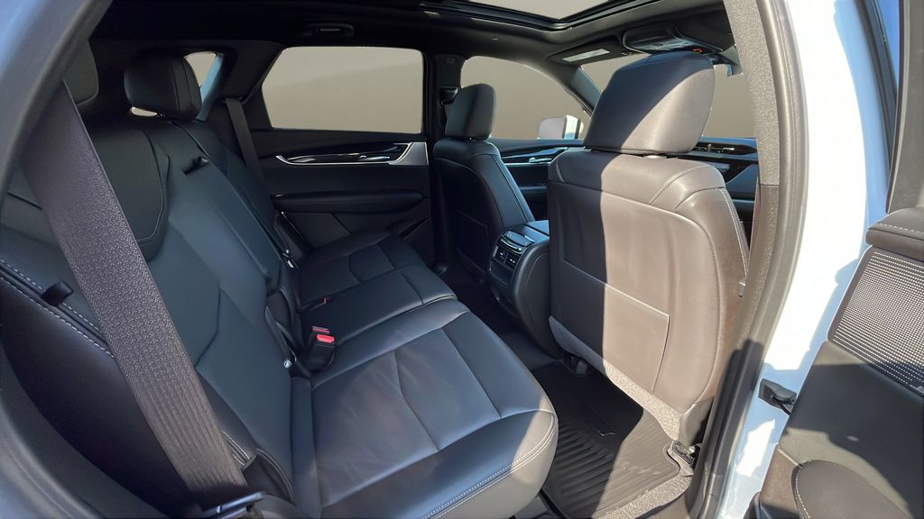 used 2024 Cadillac XT5 car, priced at $42,700