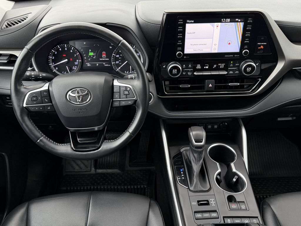 Used 2021 Toyota Highlander SUV