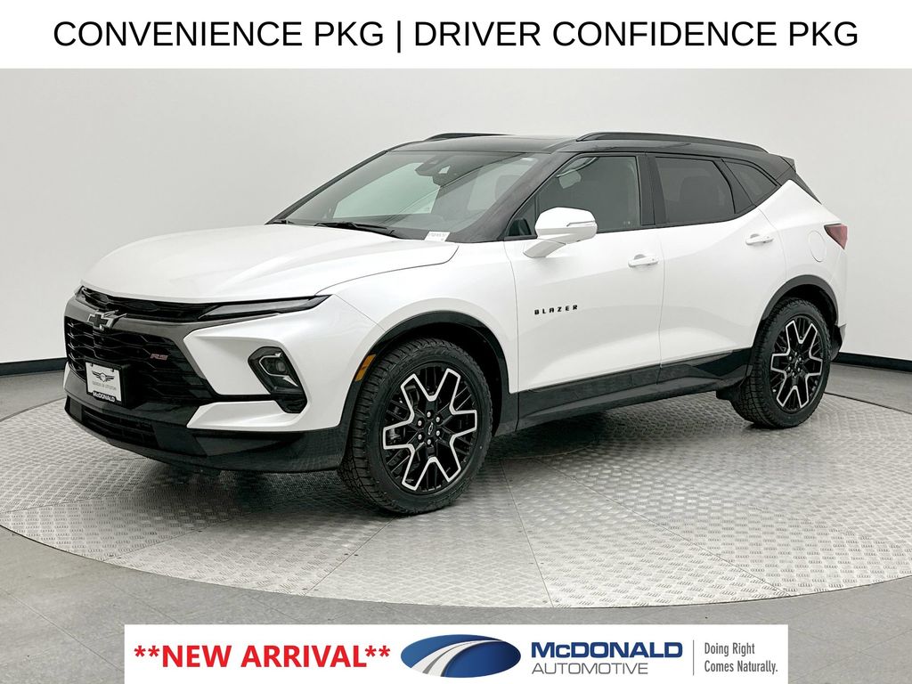 White (Iridescent Pearl Tricoat) 2025 Chevrolet Blazer SUV / Crossover All-Wheel Drive 9-Speed Automatic Overdrive