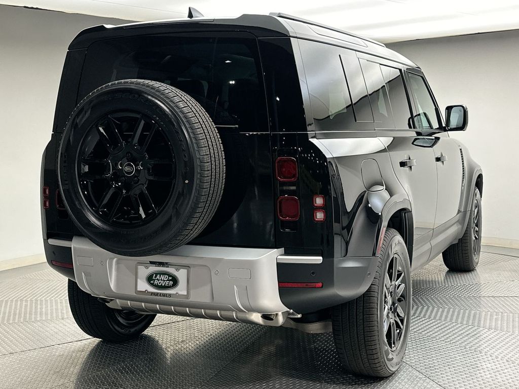 2025 Land Rover Defender 110 2