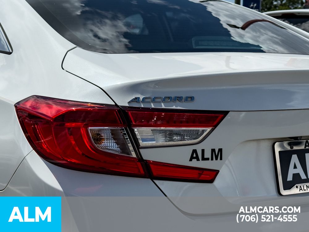 Used 2018 White Honda LX image 6
