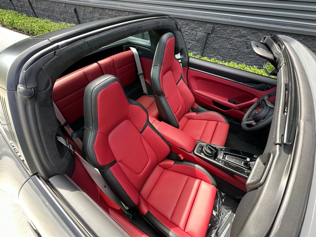 Thumbnail: 2025 Porsche 911 - 15