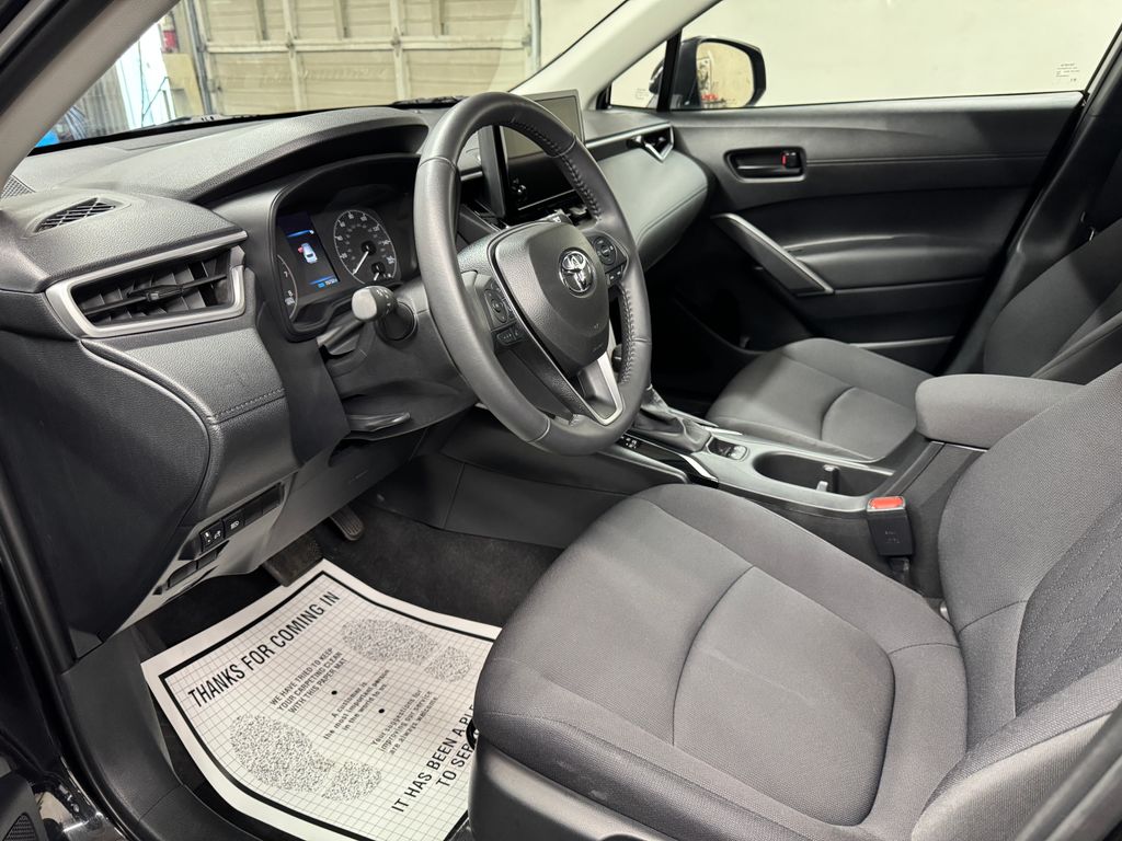 2024 Toyota Corolla Cross LE