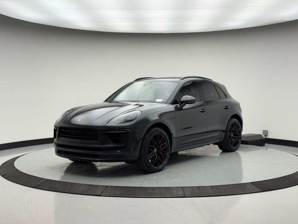 Thumbnail: 2022 Porsche Macan - 1