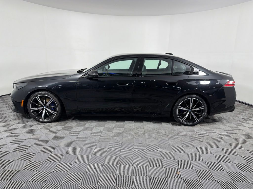 Thumbnail: 2024 BMW 5 Series - 8