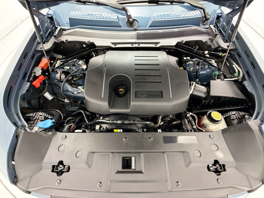 Thumbnail: 2022 Land Rover Defender - 28