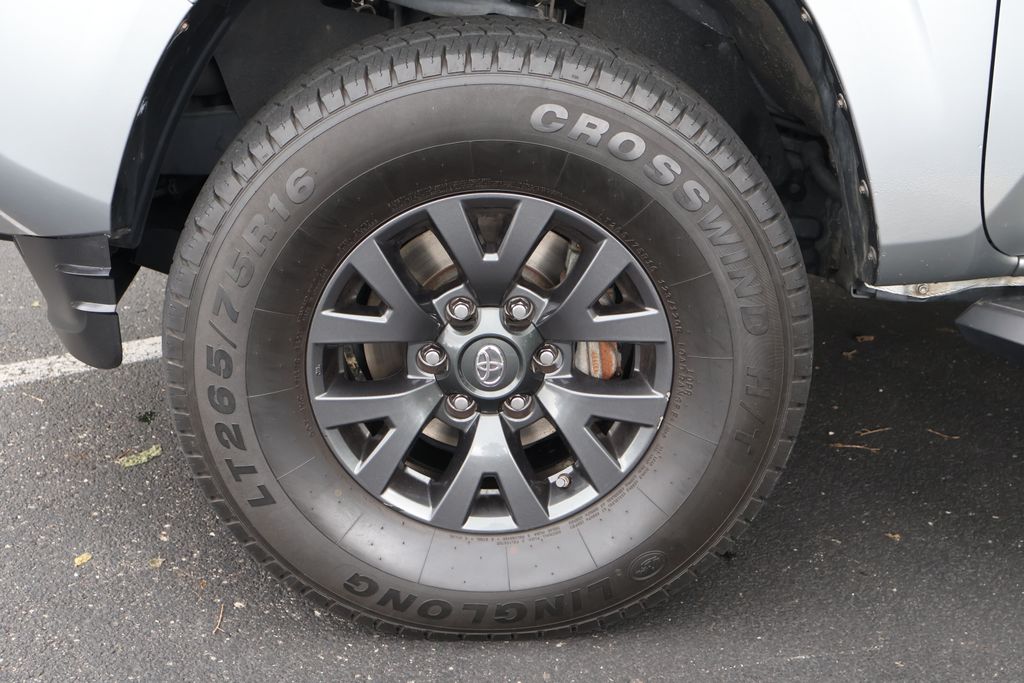 Thumbnail: 2019 Toyota Tacoma - 11