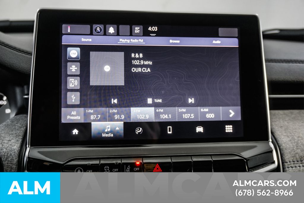 Used 2024 White Jeep Latitude image 37