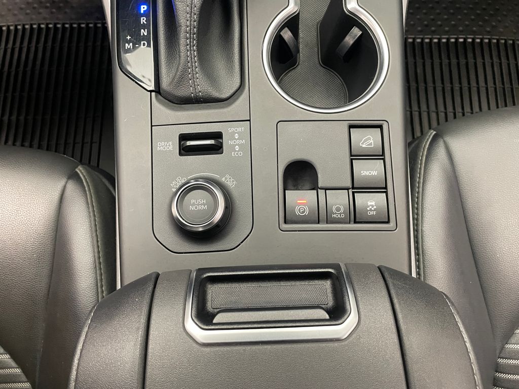 Thumbnail: 2023 Toyota Highlander - 28