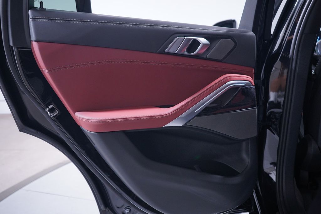 Thumbnail: 2027 BMW X6 - 15
