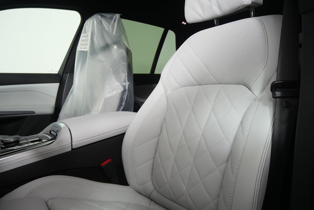 Thumbnail: 2026 BMW X5 - 11