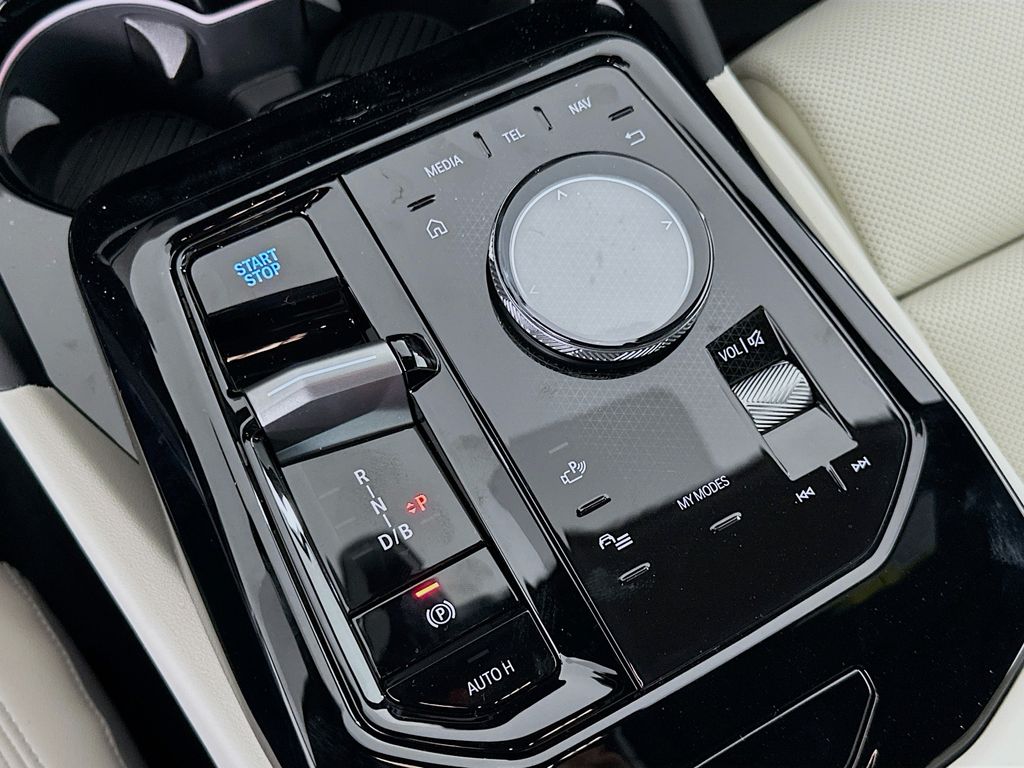2025 BMW i5 eDrive40 15