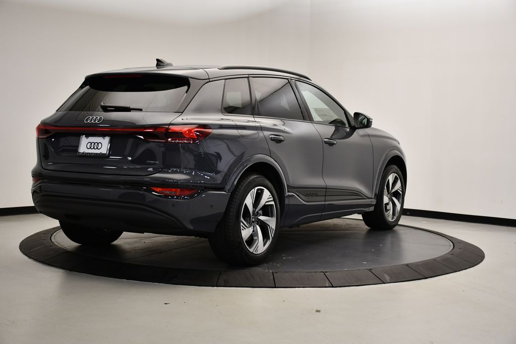 Thumbnail: 2025 Audi Q6 e-tron - 5