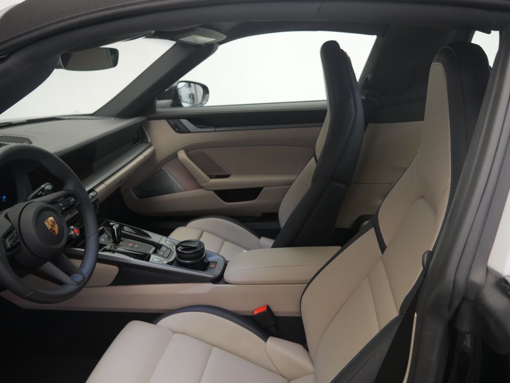 Thumbnail: 2026 Porsche 911 - 5