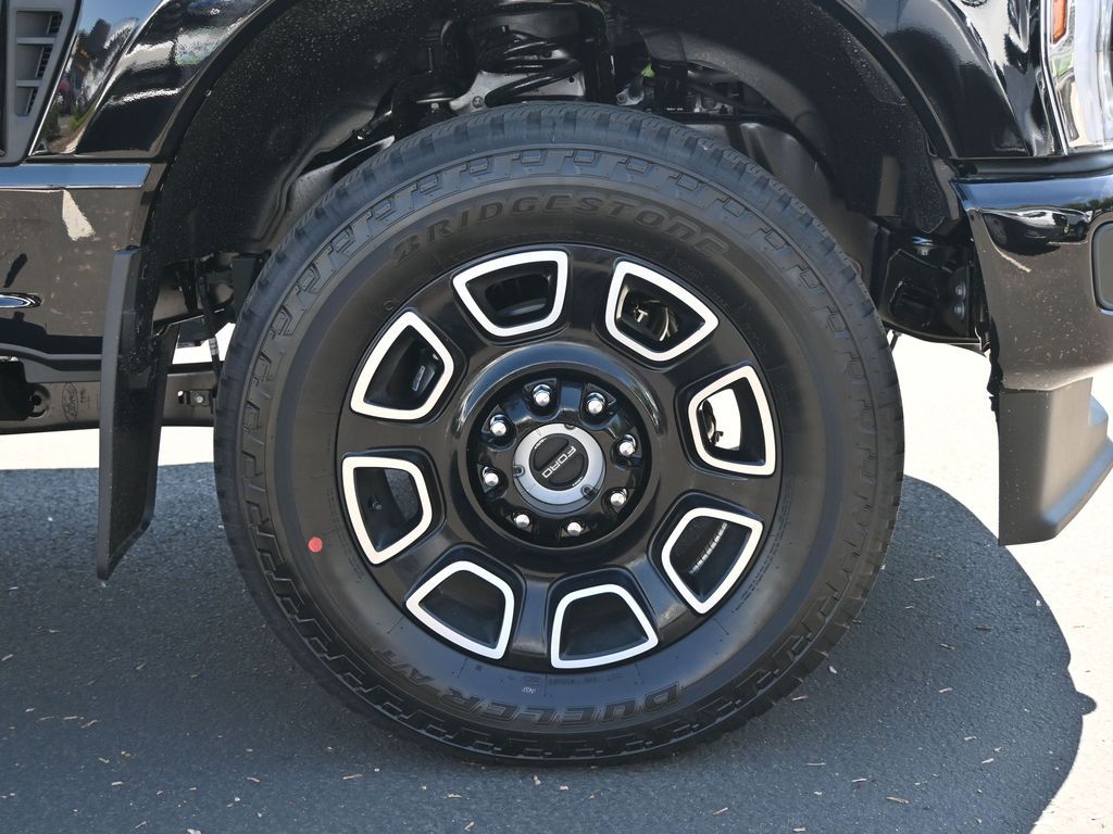 2025 Ford F-350 Super Duty Platinum