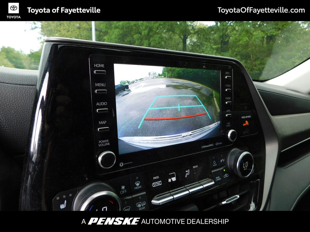 2022 Toyota Highlander XLE 12