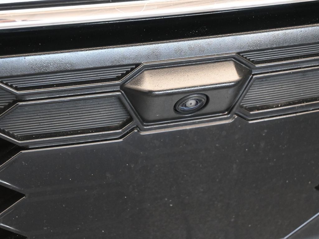 Used 2022 Silver Mitsubishi SEL image 26