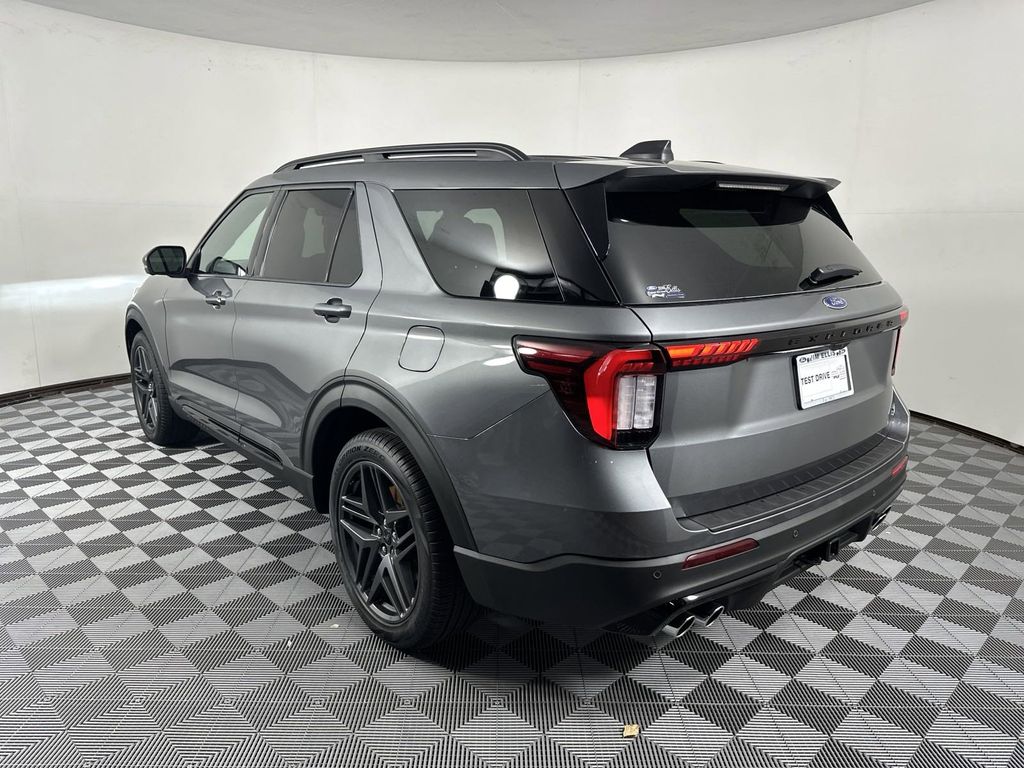 2025 Ford Explorer ST 5