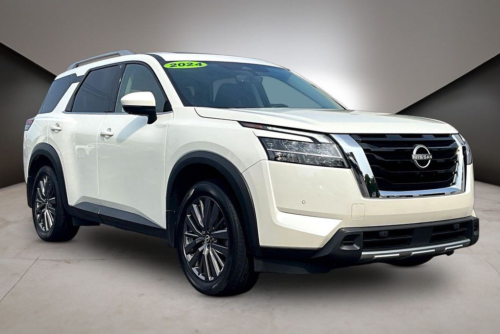 2024 Nissan Pathfinder SL - Main Image