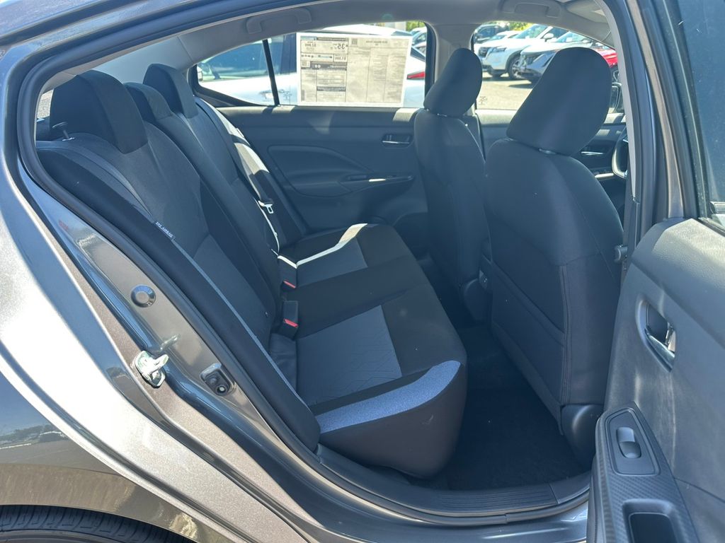 2025 Nissan Versa 1.6 SV