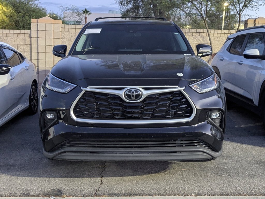 Used 2021 Toyota Highlander SUV