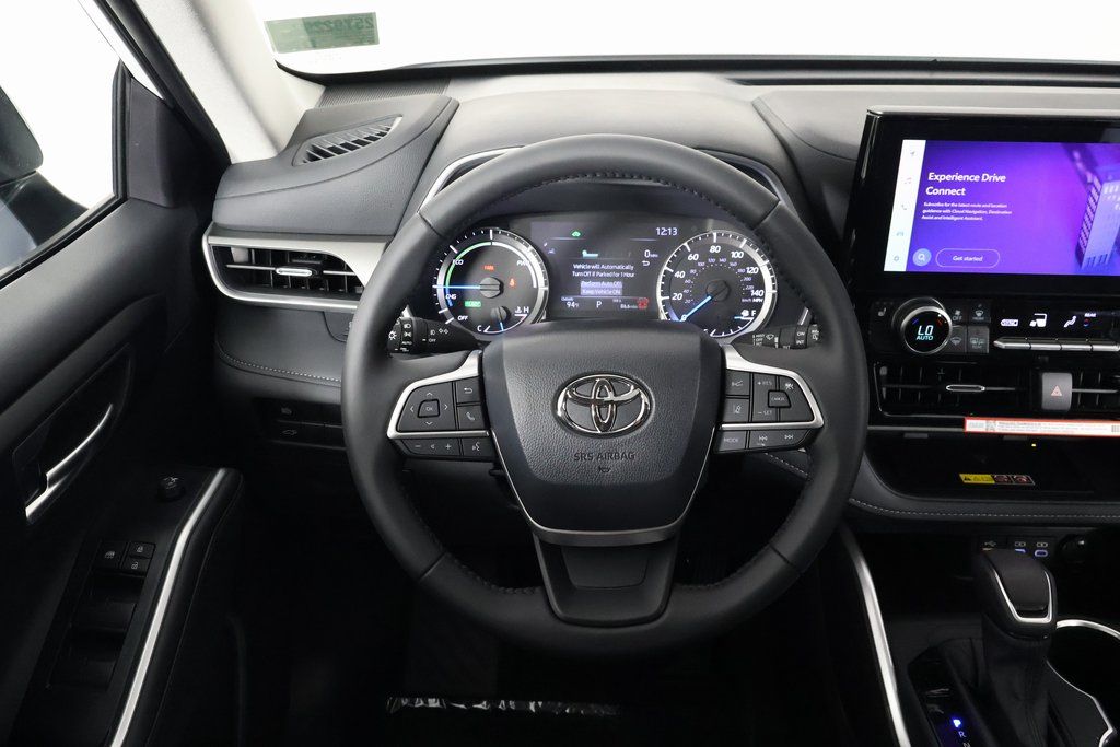 Thumbnail: 2025 Toyota Highlander - 3