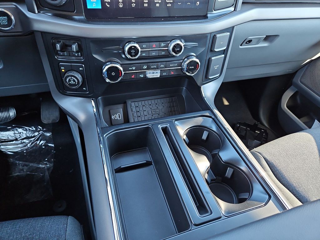 2025 Ford F-150 XLT - Photo 13