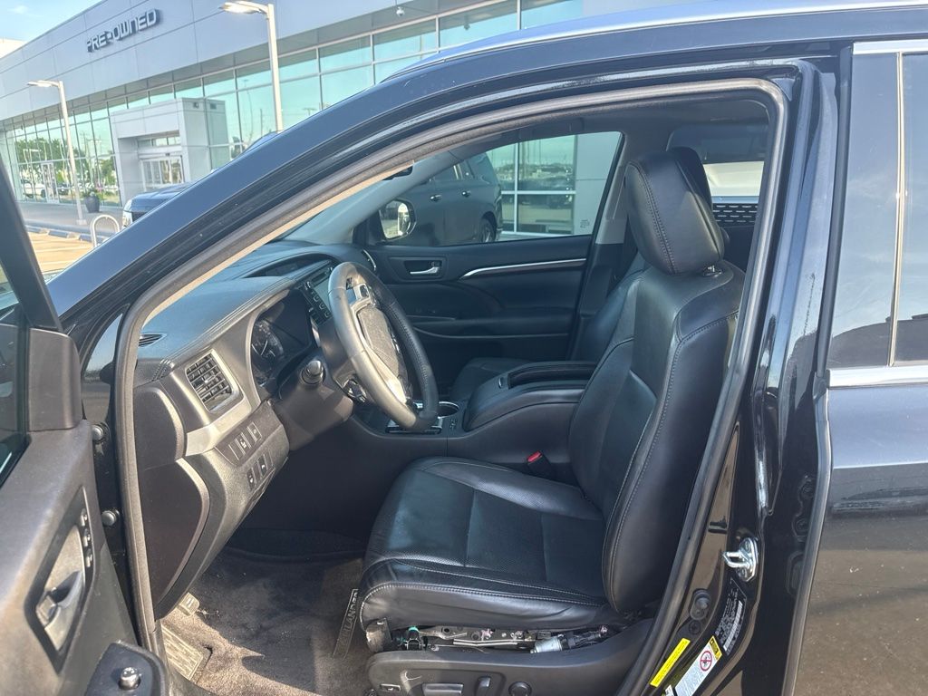 2016 Toyota Highlander Limited Black at Gullo Toyota