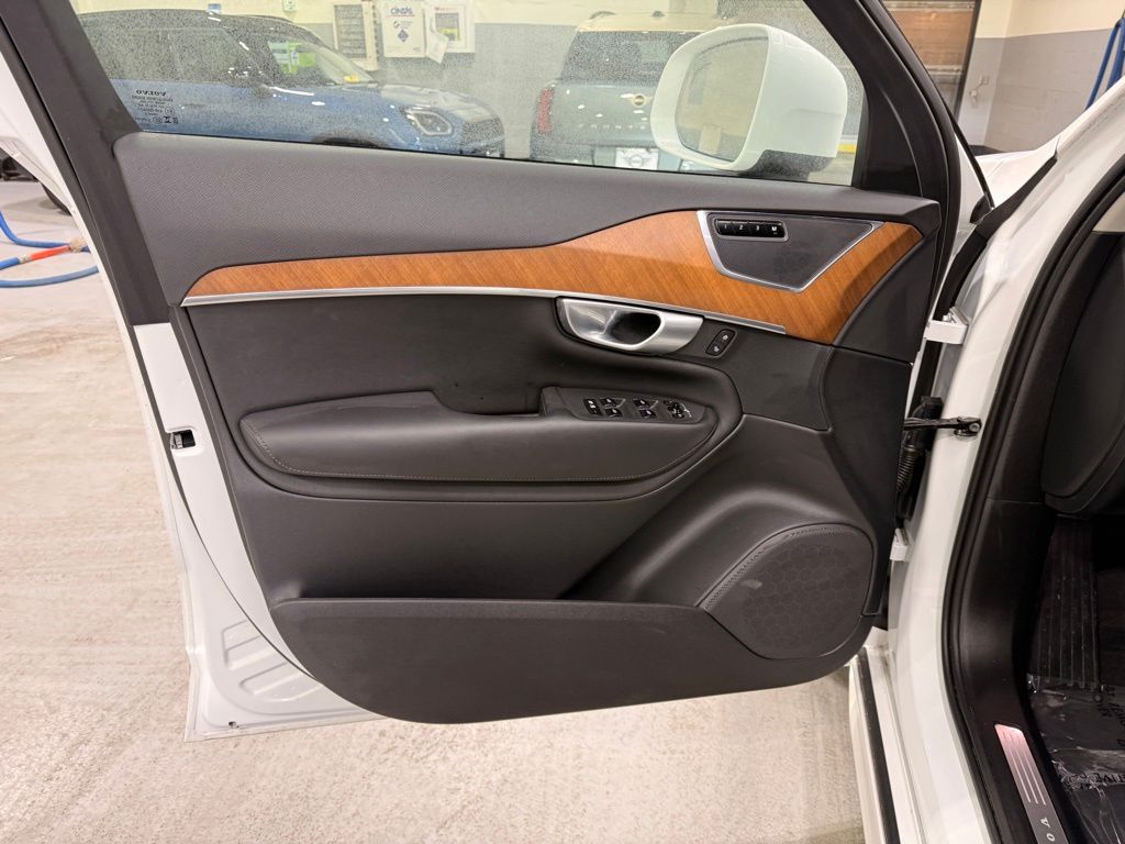 Thumbnail: 2024 Volvo XC90 - 10