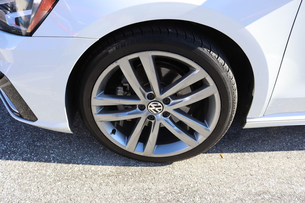 Thumbnail: 2018 Volkswagen Passat - 4