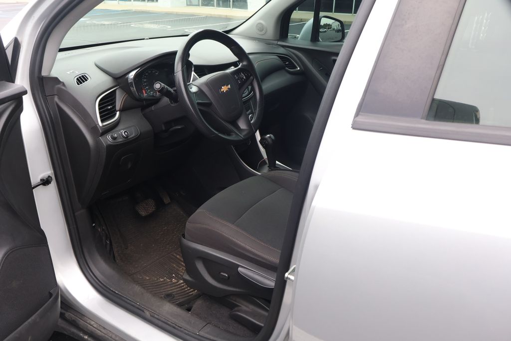 Thumbnail: 2019 Chevrolet Trax - 7