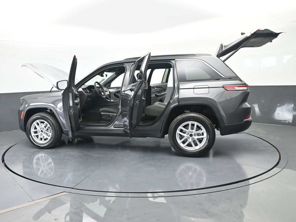 New 2026 Baltic Gray Metallic Clearcoat Jeep Laredo image 71