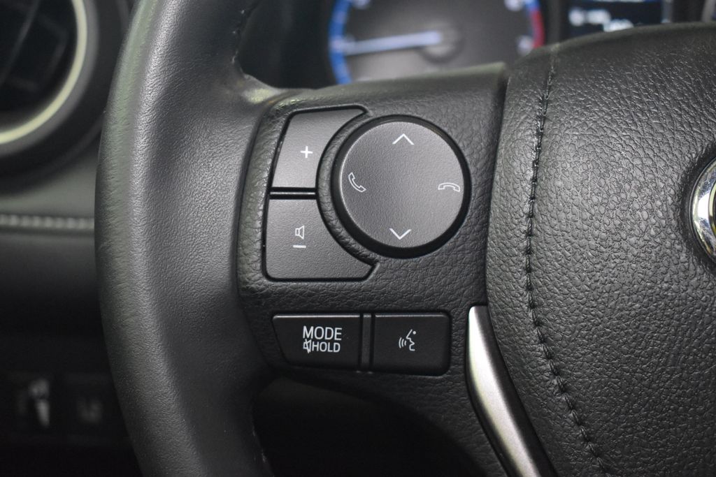 2018 Toyota RAV4 XLE 23