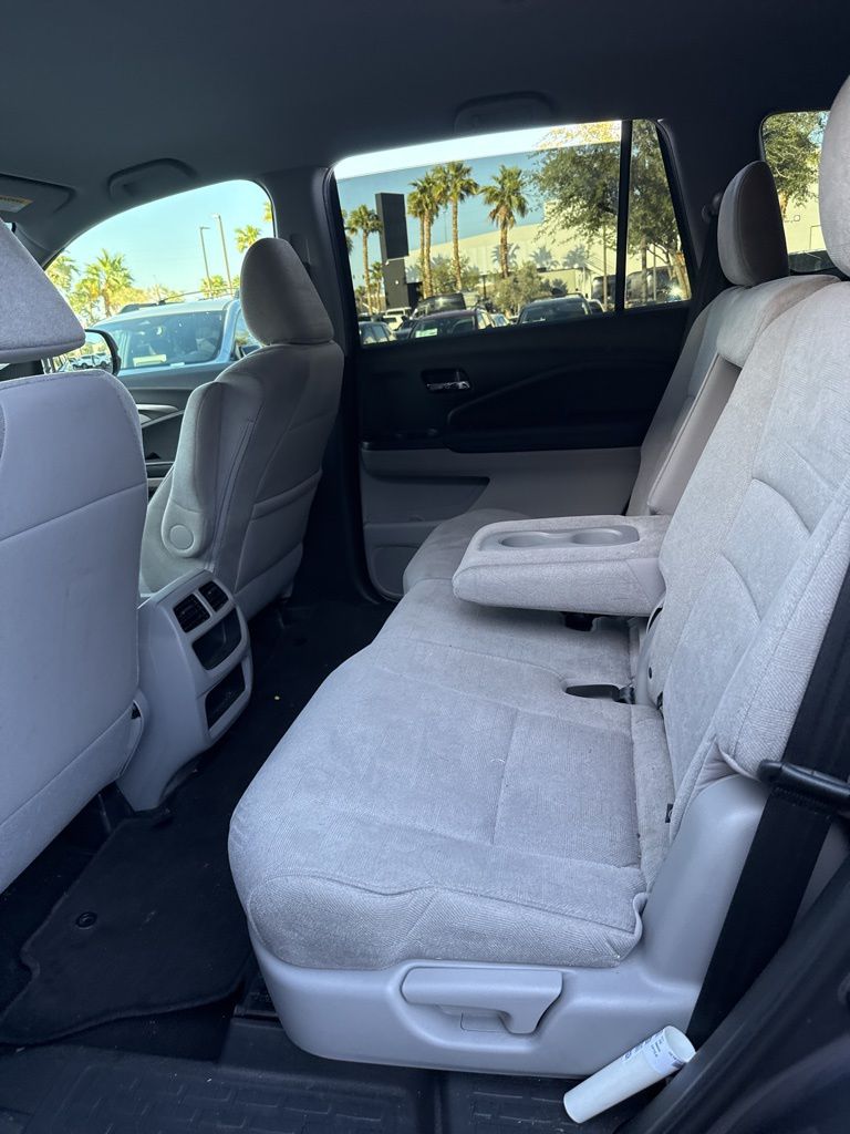 2020 Honda Pilot LX photo