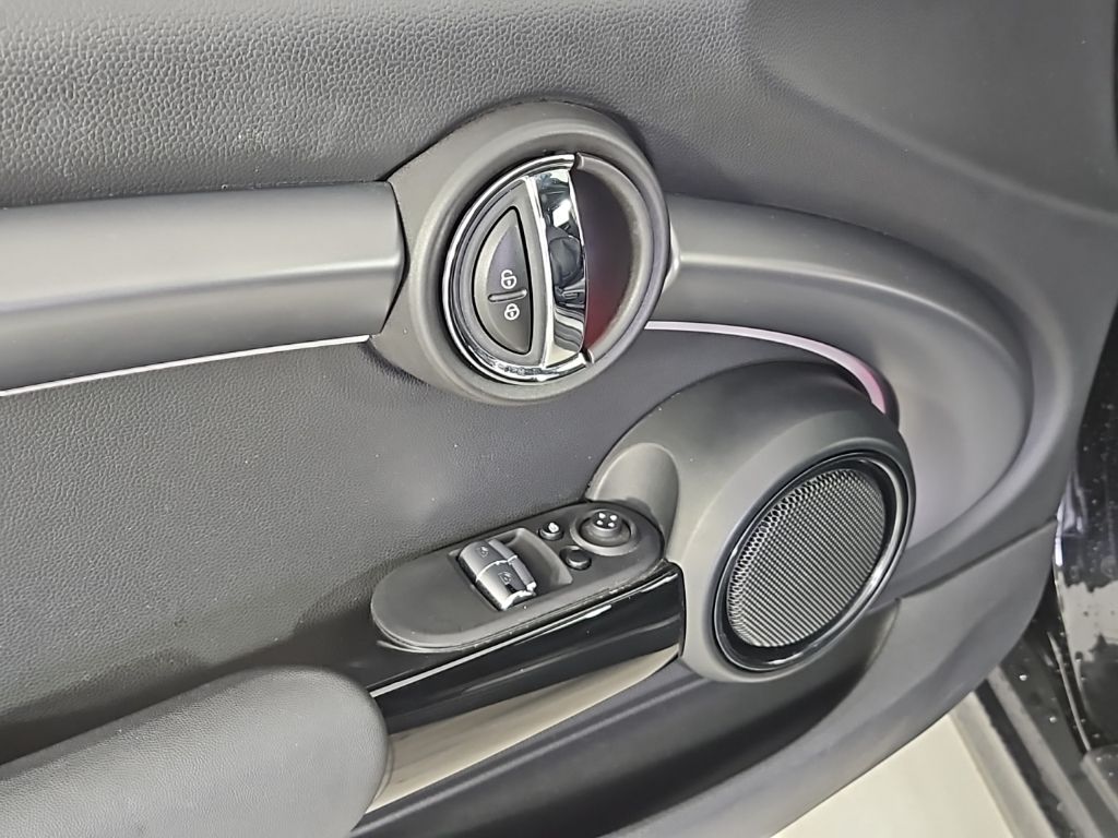 Thumbnail: 2023 MINI Cooper - 12