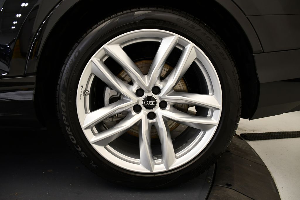 Thumbnail: 2025 Audi Q7 - 14