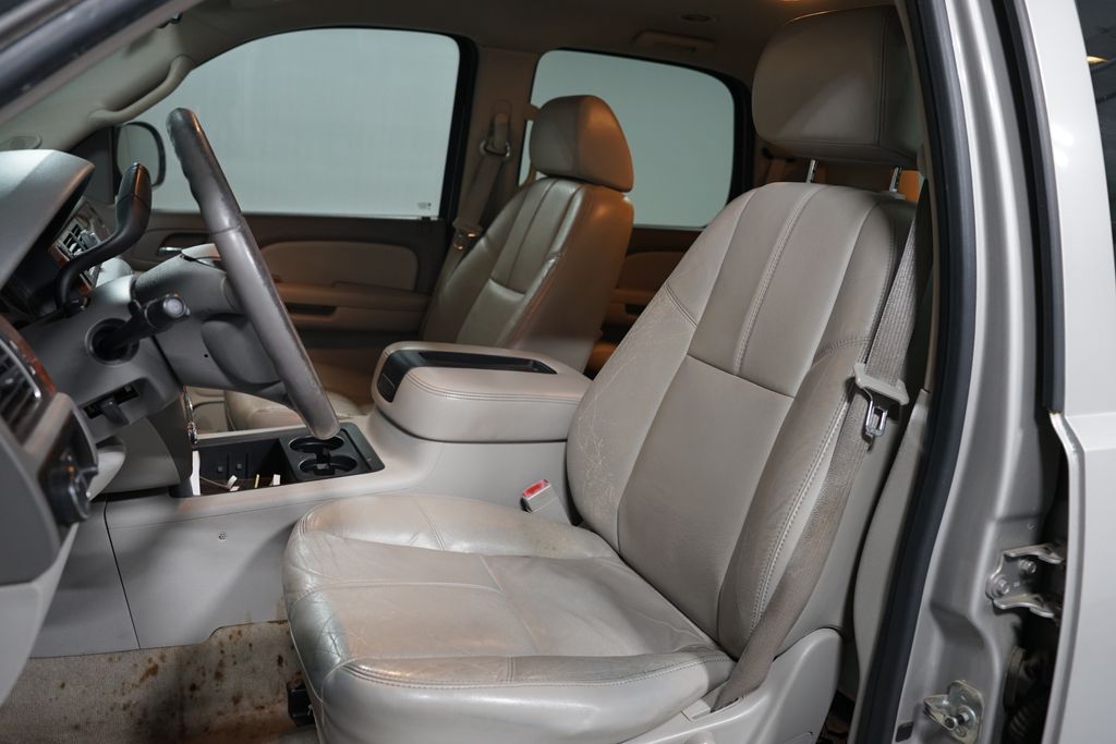 Thumbnail: 2007 Chevrolet Tahoe - 6