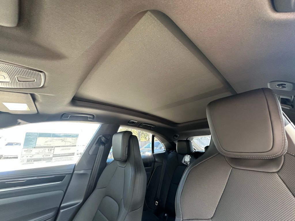 Thumbnail: 2026 Porsche Macan - 24