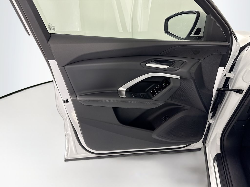 Thumbnail: 2026 Audi Q5 - 25