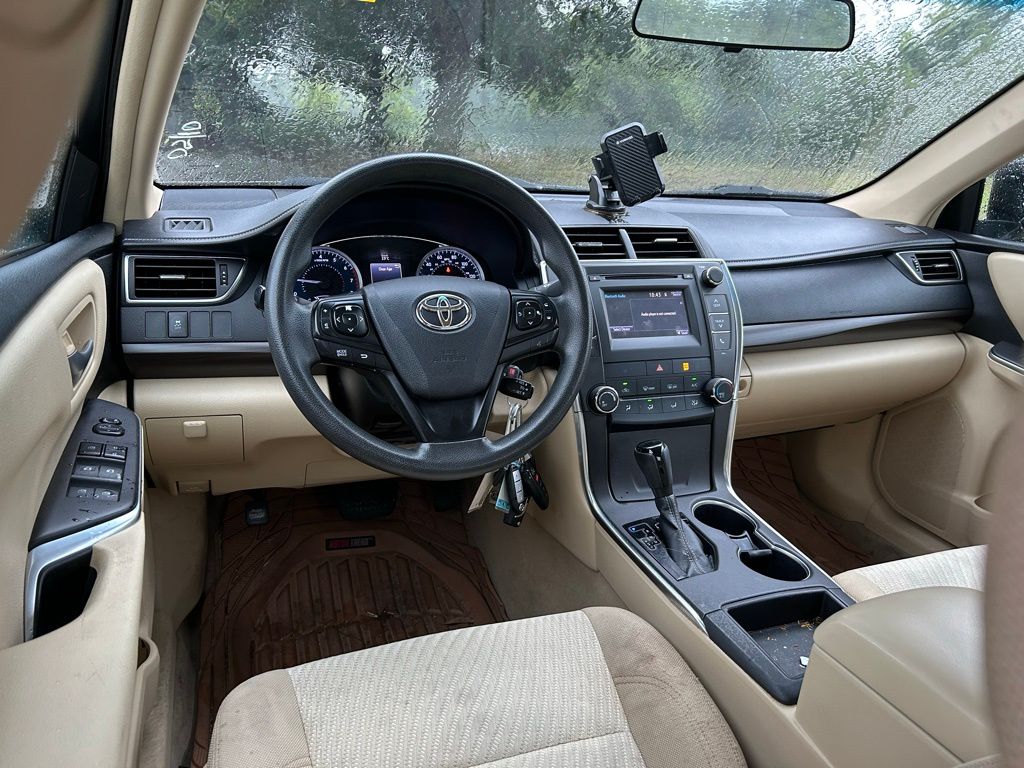 2017 Toyota Camry XSE 12