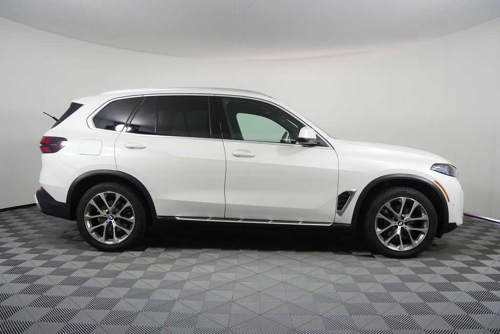 Thumbnail: 2024 BMW X5 - 2