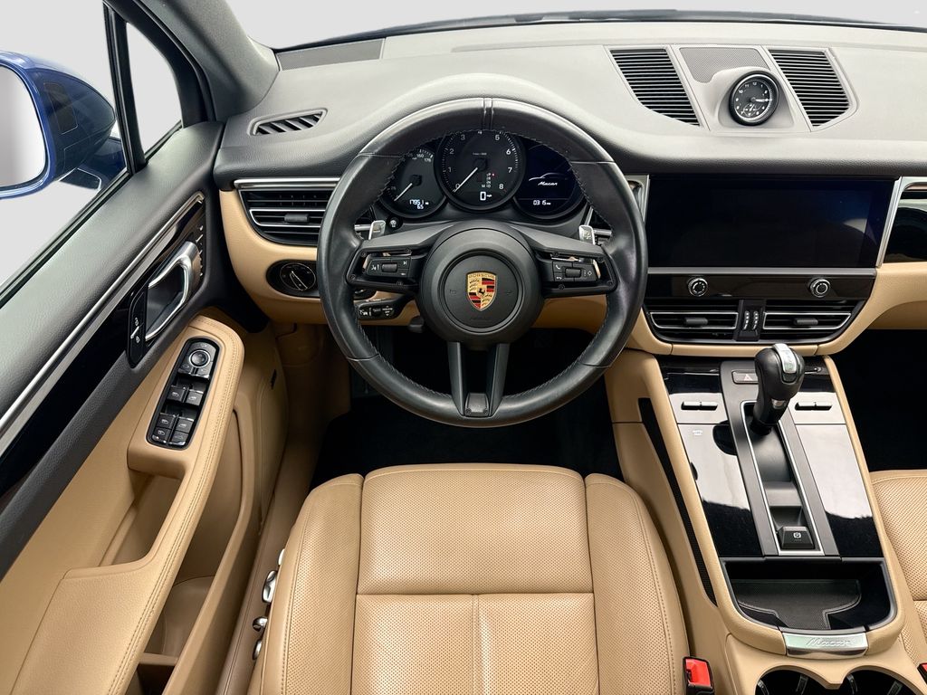 Thumbnail: 2024 Porsche Macan - 12