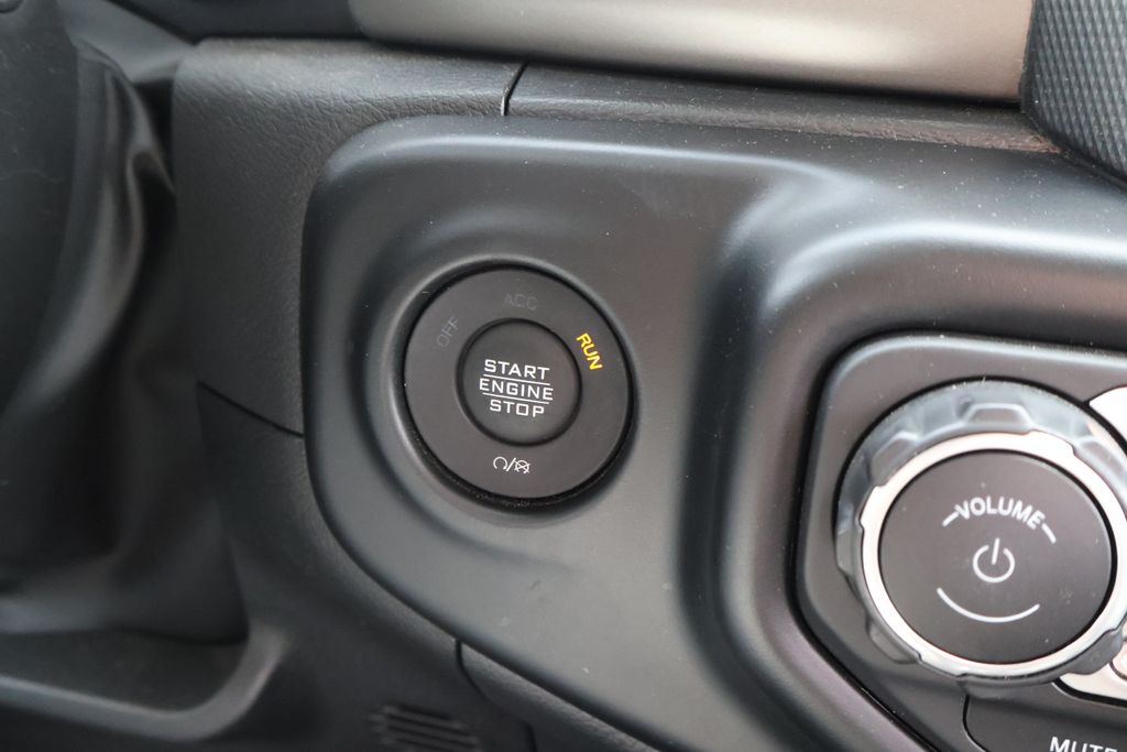 Thumbnail: 2022 Jeep Wrangler - 26