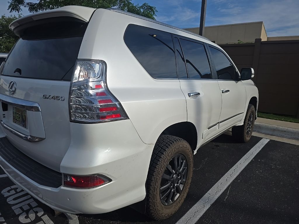 Thumbnail: 2015 Lexus GX - 3